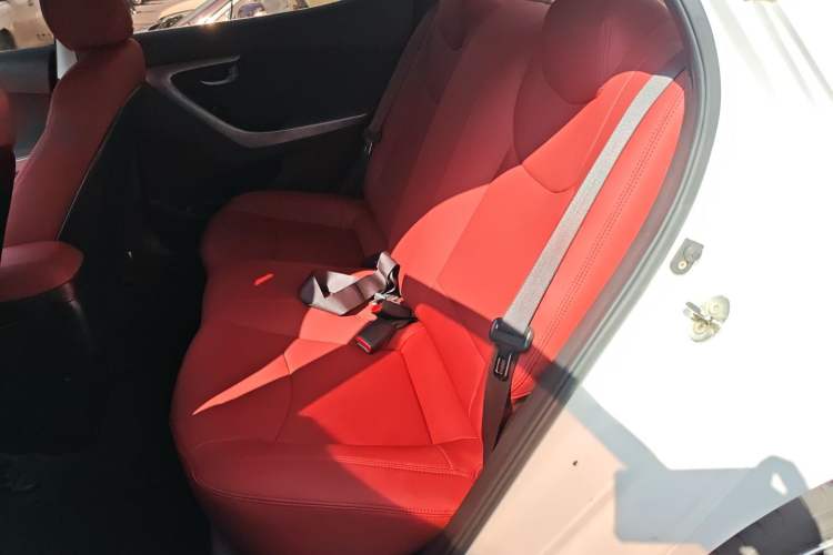 Used Hyundai Elantra (5th Generation / Langdong) 2015 1.6L Manual Fashion Edition
