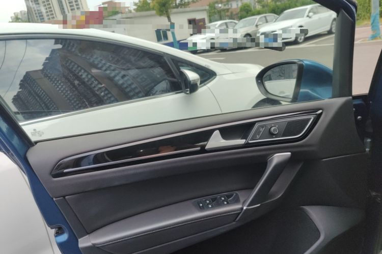 Used Volkswagen Golf 2015 1.4TSI Sportsvan
