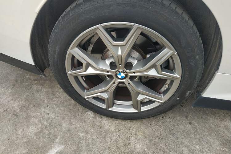 Used BMW i3 2024 eDrive 35 L Right Rear Wheel Hub