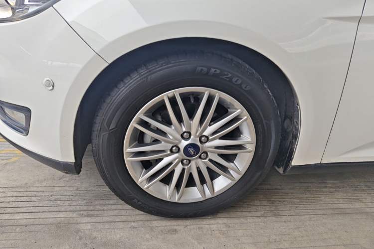 Used Ford Focus 2015 Sedan EcoBoost 180 Automatic Flagship Model
