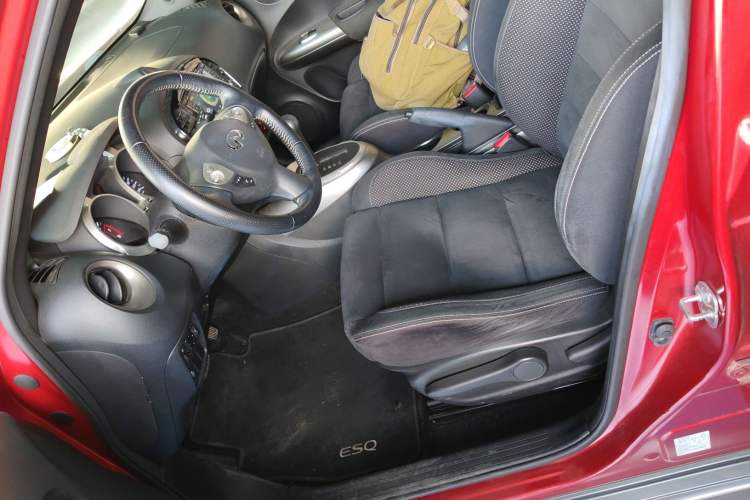 Used Infiniti ESQ 2014 1.6L Spontaneous Edition
