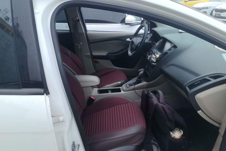 Used Ford Focus 2017 Sedan 1.6L Automatic Comfort Plus SmartDrive Edition Right Front Seat