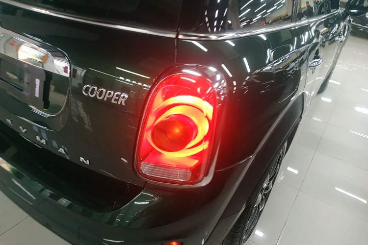 Used MINI Countryman 2017 1.5T COOPER ALL4 Right Rear Taillight