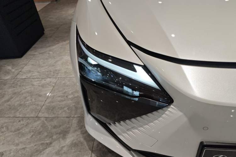 Used Lexus RZ 2023 450e All-Wheel Drive Luxury Edition Right Front Headlight