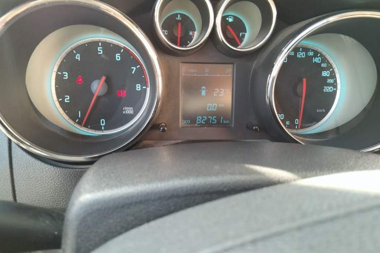 Used Changan CS35 2015 1.6L Manual Luxury Model China V Standard
