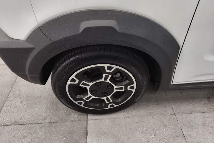 Used Geely Galaxy Panda 2025 210km Panda Rider Left Front Wheel Hub