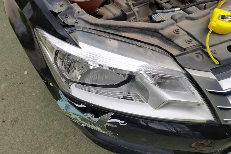 Used Volkswagen Santana 2015 1.6L Manual Comfort Edition Right Front Headlight