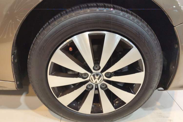 Used Volkswagen Sagitar 2017 230TSI Automatic Comfort Version