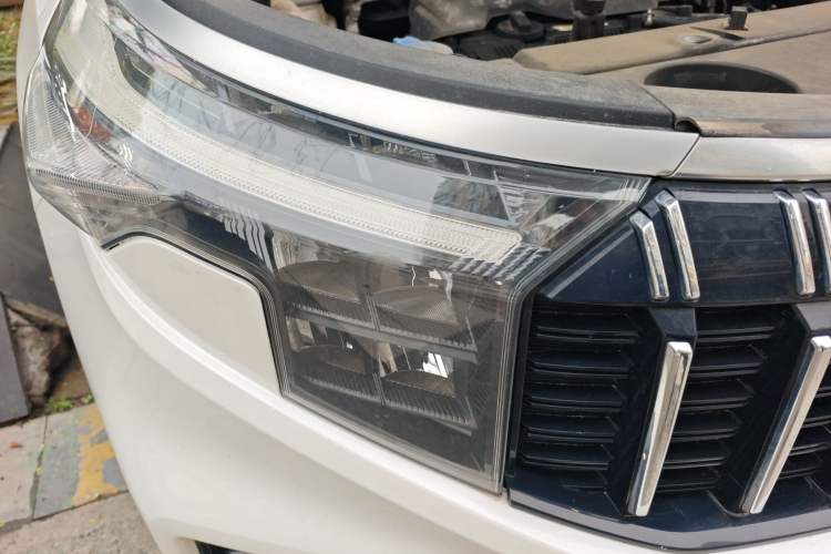 Used Kia Sportage R 2021 Ace 2.0L Splendid Edition Right Front Headlight