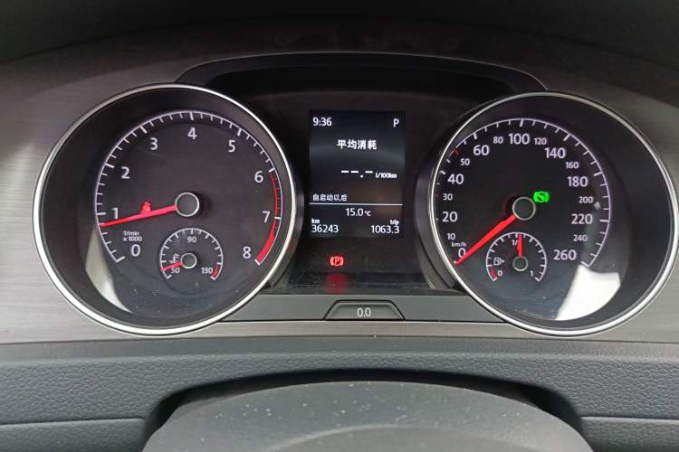 Used Volkswagen Golf 2016 230TSI Automatic Luxury Version Odometer Close Up