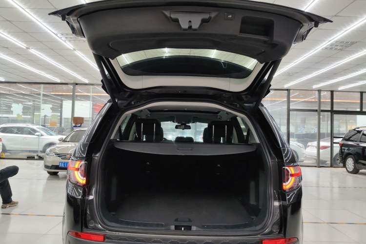 Used Land Rover Discovery Sport 2019 240 PS PURE Edition China VI Standard