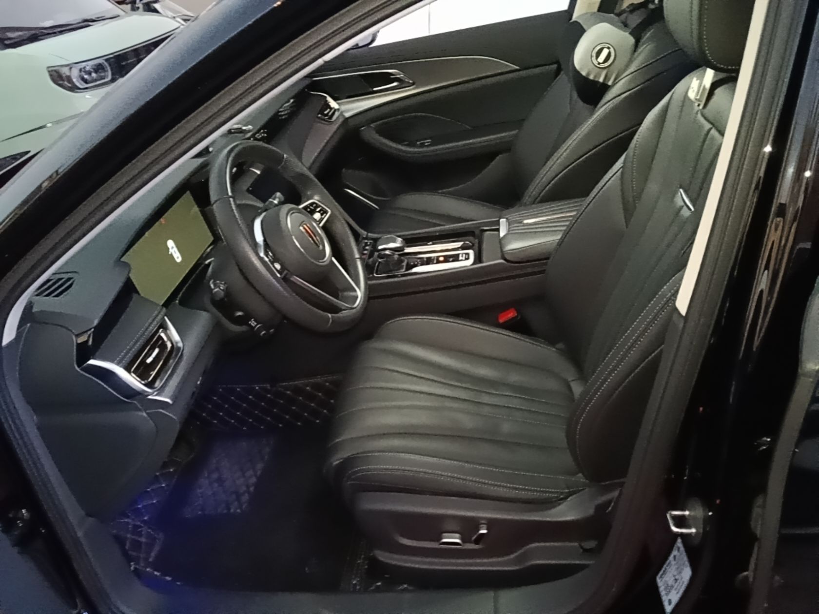 Hongqi H5 2024 2.0T Automatic Smart Connect Flagship Edition - Chinese Trim Xiang — снимка 17