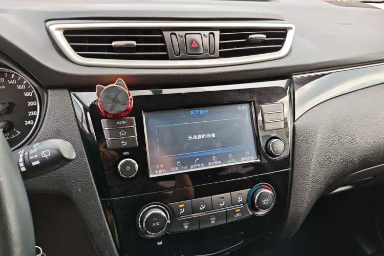 Used Nissan Qashqai 2017 2.0L CVT Smart Enjoyment Version China VI Standard Audio And AC Panel