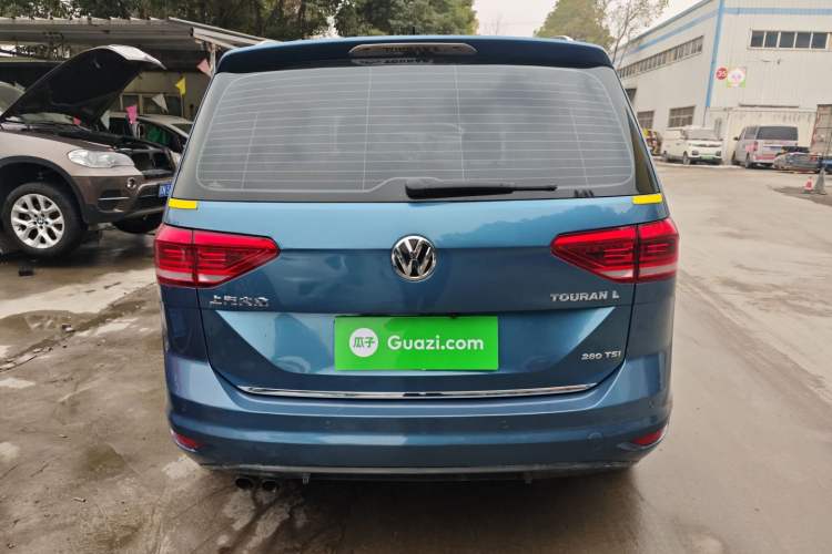 Used Volkswagen Touran 2016 Volkswagen Touran L 280TSI DSG Luxury Edition