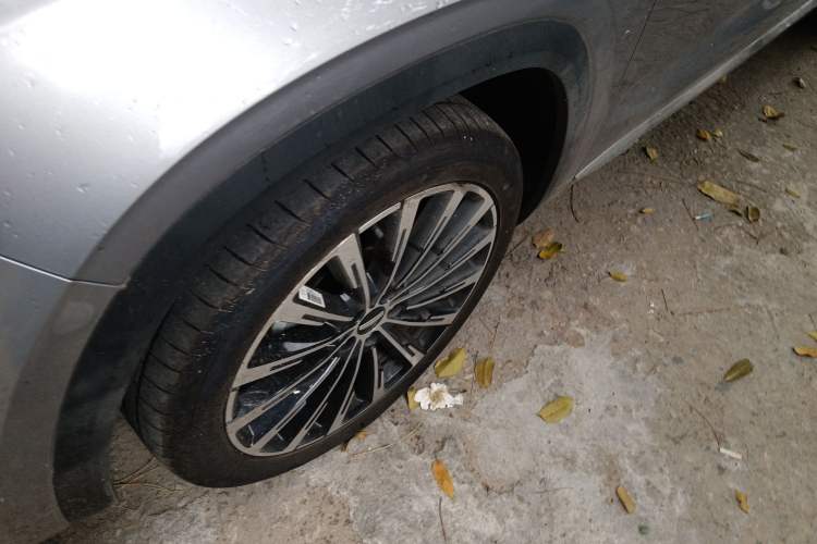 Used Geely Auto Monjaro L 2025 Dongfang Yao 2.0TD Automatic Lanxing Edition Left Front Wheel Hub