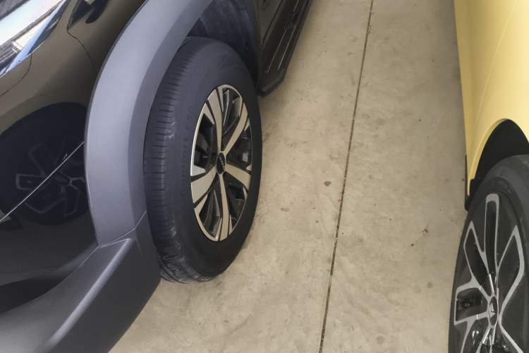 Used Haval DARGO 2022 1.5T DCT Two-Wheel Drive Labrador Edition Left Front Wheel Hub