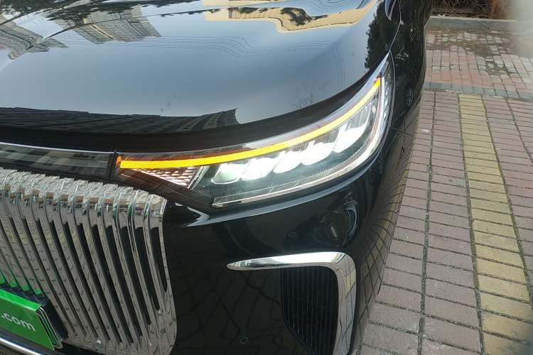 Used VOYAH Dream 2025 PHEV Four-Wheel Drive Prestige Kunpeng Edition
