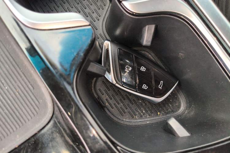 Used SAIC MAXUS G90 2022 2.0T Starry Seven-Seater
