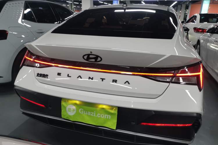 Used Hyundai Elantra 2023 1.5L CVT LUX Prestige Edition
