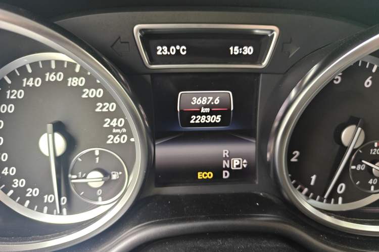 Used Mercedes-Benz M-Class 2014 ML 320 4MATIC
