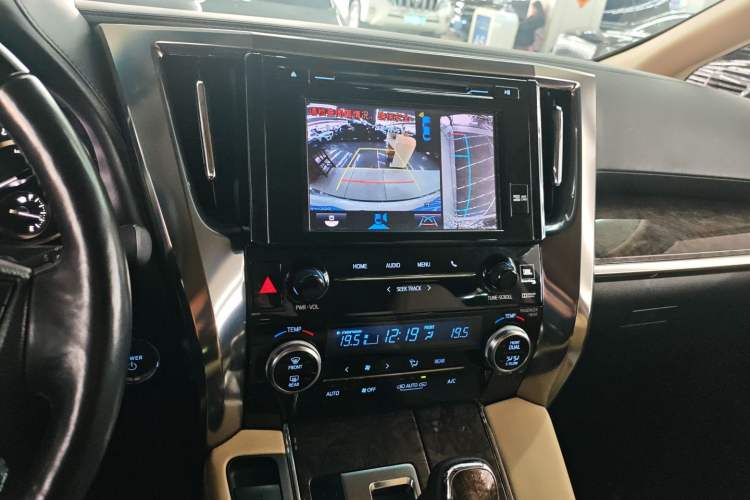 Used Toyota Alphard 2019 Dual-Engine 2.5L Prestige Edition
