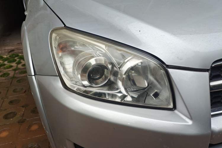 Used Toyota RAV4 2009 2.4L Automatic Luxury Edition Right Front Headlight