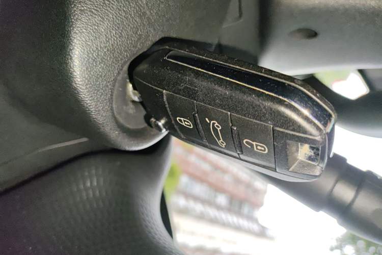 Used Peugeot 2008 2014 1.6L Automatic Fashion Edition Interior 1