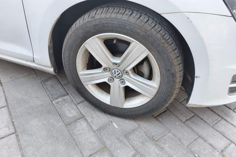 Used Volkswagen Golf 2014 1.4TSI Automatic Luxury Model Exterior 7