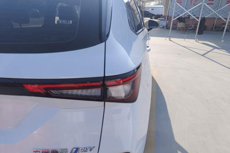 Used Wuling Asta 2022 2.0L DHT Electric-Speed Version