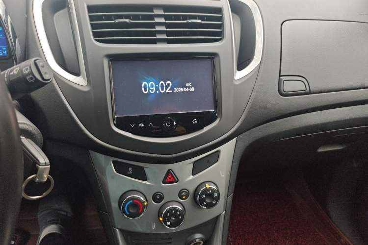 Used Chevrolet Trax 2014 1.4T Automatic Two-Wheel Drive Luxury Model Audio And AC Panel