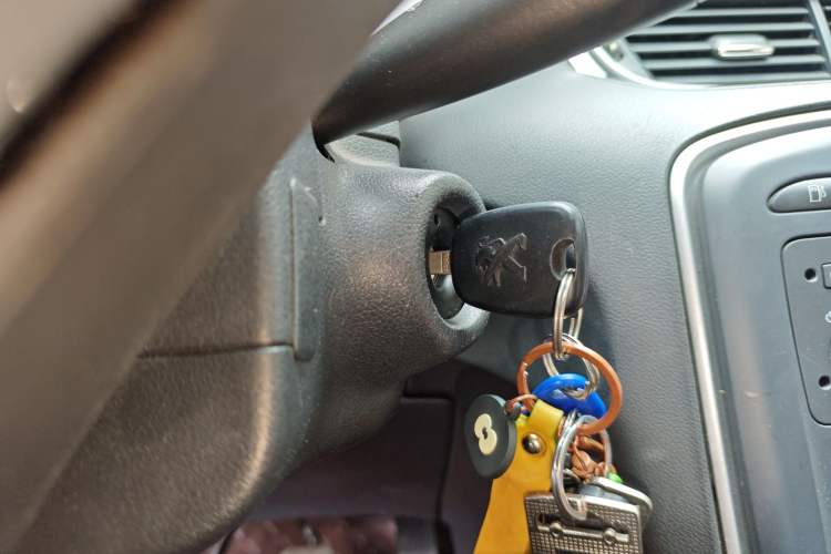 Used Peugeot 308 2013 1.6L Manual YouShang Model
