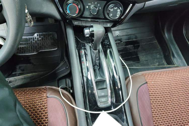 Used Honda Vezel 2015 1.5L CVT two-wheel drive Comfort trim