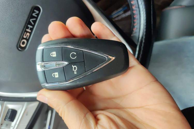 Used CHANGAN OSHAN X7 PLUS 2022 1.5T Blue Whale Edition Automatic Prestige Version
