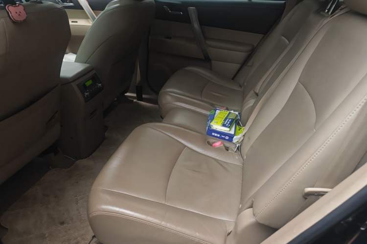 Used Toyota Highlander 2009 2.7L Two-Wheel Drive 7-Seater Luxury Edition
