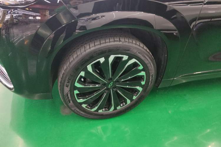 Used Chery Tiggo 9 2023 Facelift 2.0T Dual-Clutch Two-Wheel Drive Luxury Edition 5 Seats