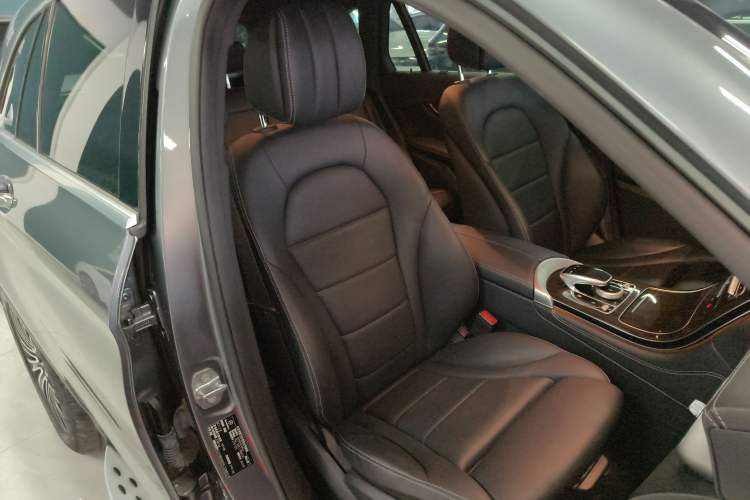 Used Mercedes-Benz GLC 2019 GLC 260 L 4MATIC Dynamic Model
