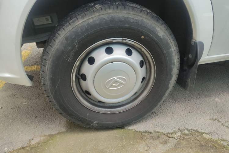 Used SAIC MAXUS Xintu V80 2023 2.0T AMT Classic Aoyuntong Power Version Long Wheelbase Mid-Roof Design 6/7/8/9-Seater