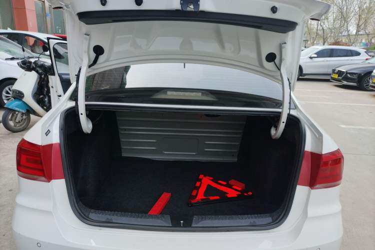 Used Volkswagen Santana 2018 1.5L Automatic Comfort Edition Trunk