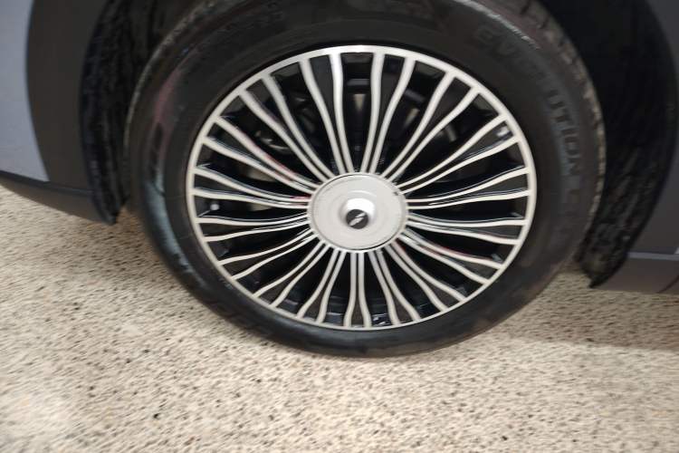 Used Chery Fengyun T9 2024 120 Long-Range Flagship Version 7 Seats Ternary Lithium Left Front Wheel Hub