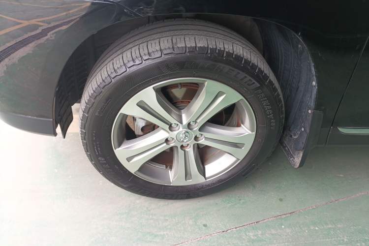 Used Toyota Highlander 2012 2.7L Two-Wheel Drive 7-Seater Luxury Edition Exterior 1