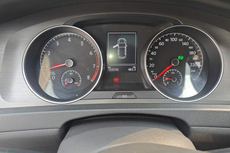 Used Volkswagen Golf 2016 230TSI Automatic Comfort Version Odometer Close Up