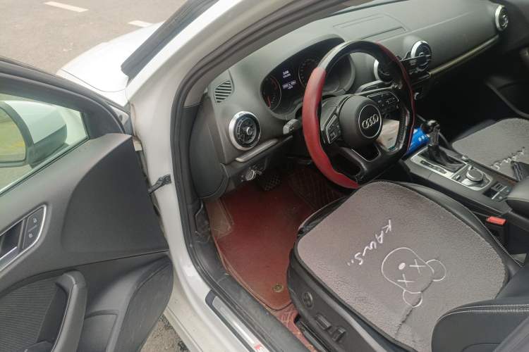 Used Audi A3 2017 Limousine 35 TFSI Sport Edition Driver Seat