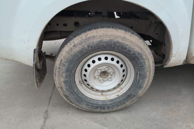 Used Nissan Navara 2017 2.5L Manual Two-Wheel Drive Standard Edition QR25
