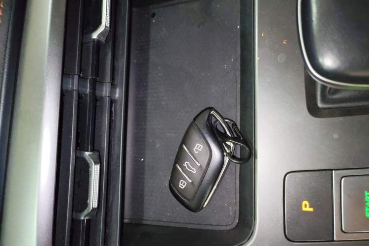 Used Roewe D5X DMH 2024 135 Tech Edition