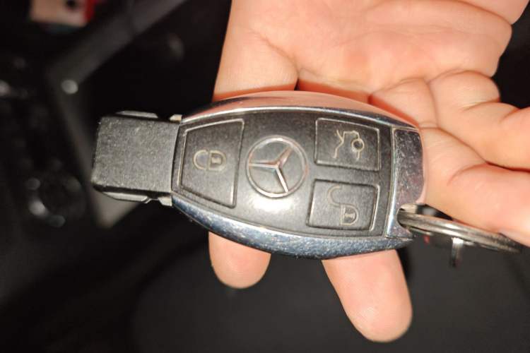 Used Mercedes-Benz GLK-Class 2013 GLK 300 4MATIC Dynamic Sunroof Model
