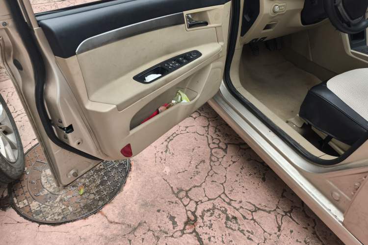 Used Roewe 350 2015 1.5L Manual Luxury Sunroof Edition
