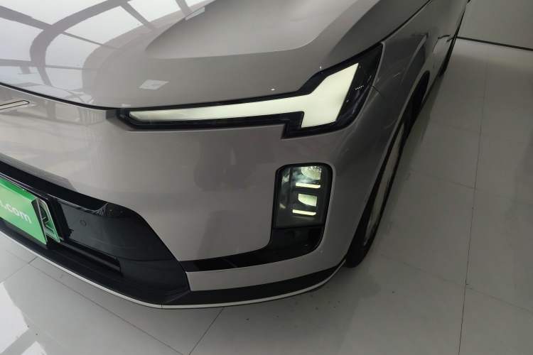 Used Volvo XC70 Plug-in Hybrid 2026 Model Two-Wheel Drive Long-Range Core Left Front Headlight