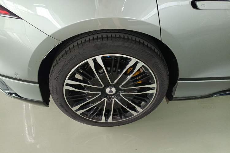 Used Denza Z9GT 2024 1100 4x4 Ultra First Edition Right Rear Wheel Hub