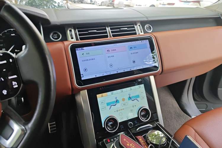 Used Land Rover Range Vogue 2015 3.0 V6 SC Vogue SE Long-Wheelbase Edition
