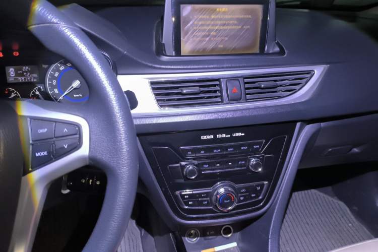 Used CHANGAN Alsvin V7 2015 1.6L Manual Enjoyment Model China IV Standard Audio And AC Panel